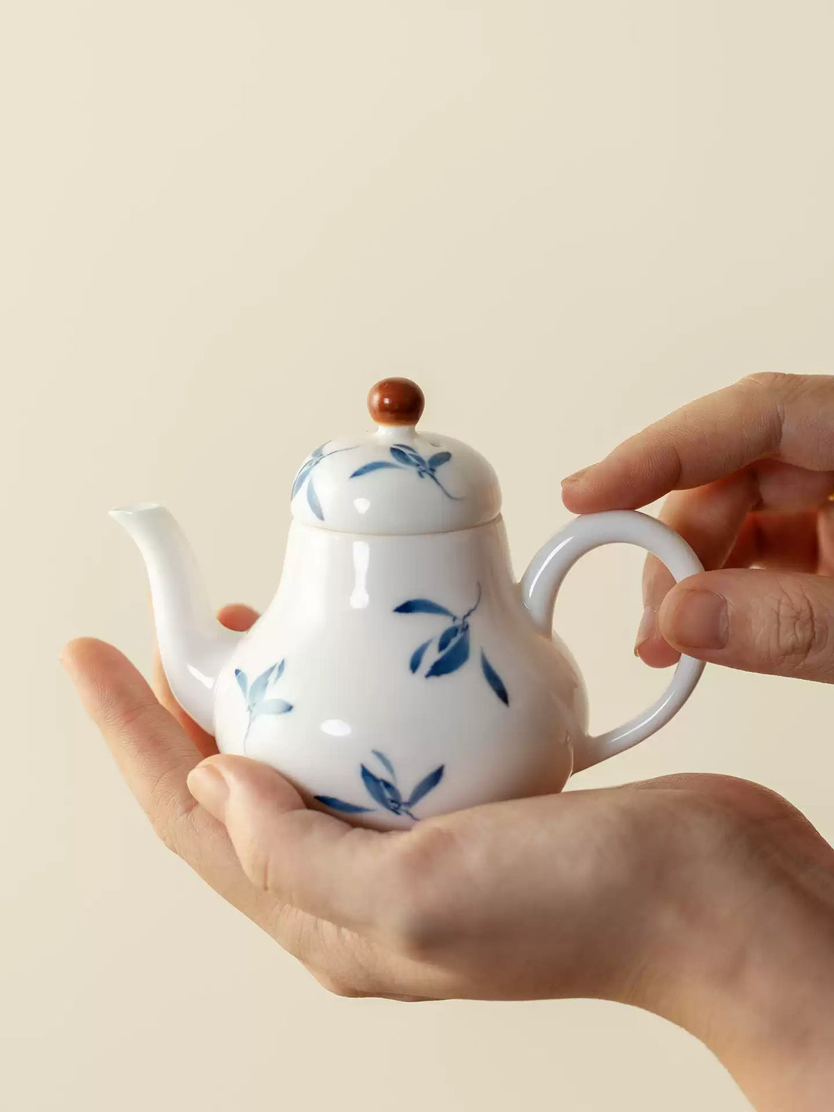Tetera de porcelana estilo chino con Orquídea de Otoño