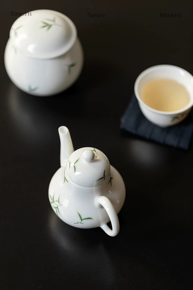 Tetera de porcelana estilo chino con Bambú