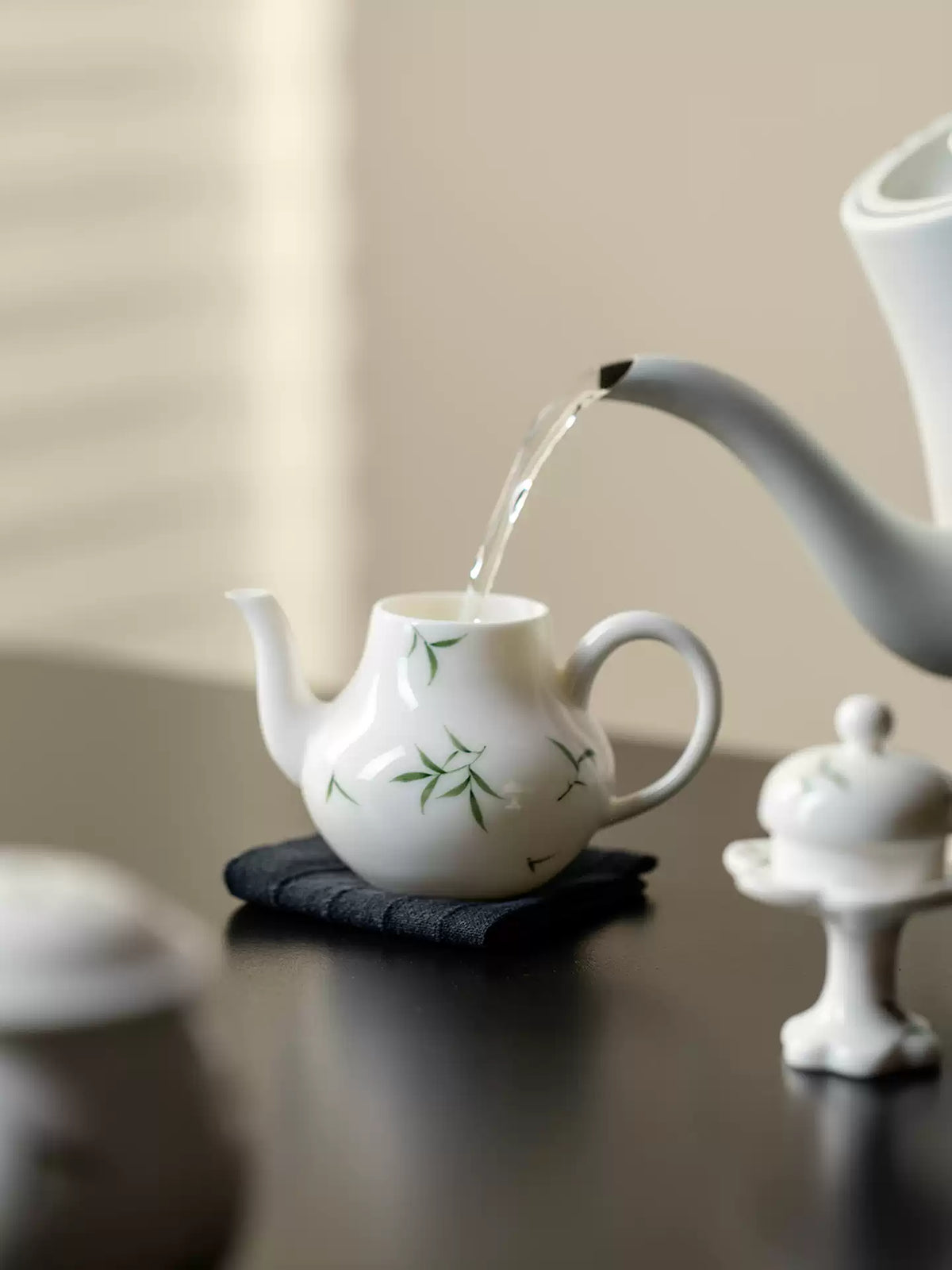 Tetera de porcelana estilo chino con Bambú