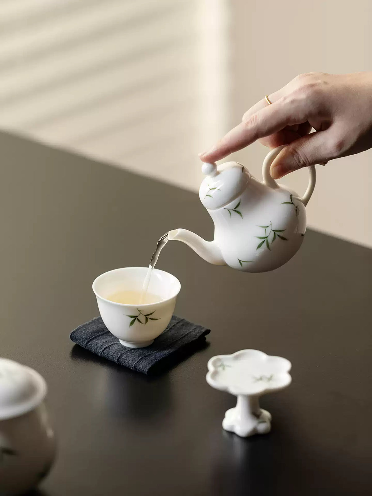 Tetera de porcelana estilo chino con Bambú